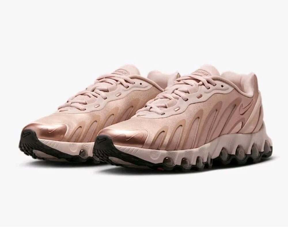 Nike Women's Air Max Dn8 'Metallic Rose Gold Sneakers Size 6